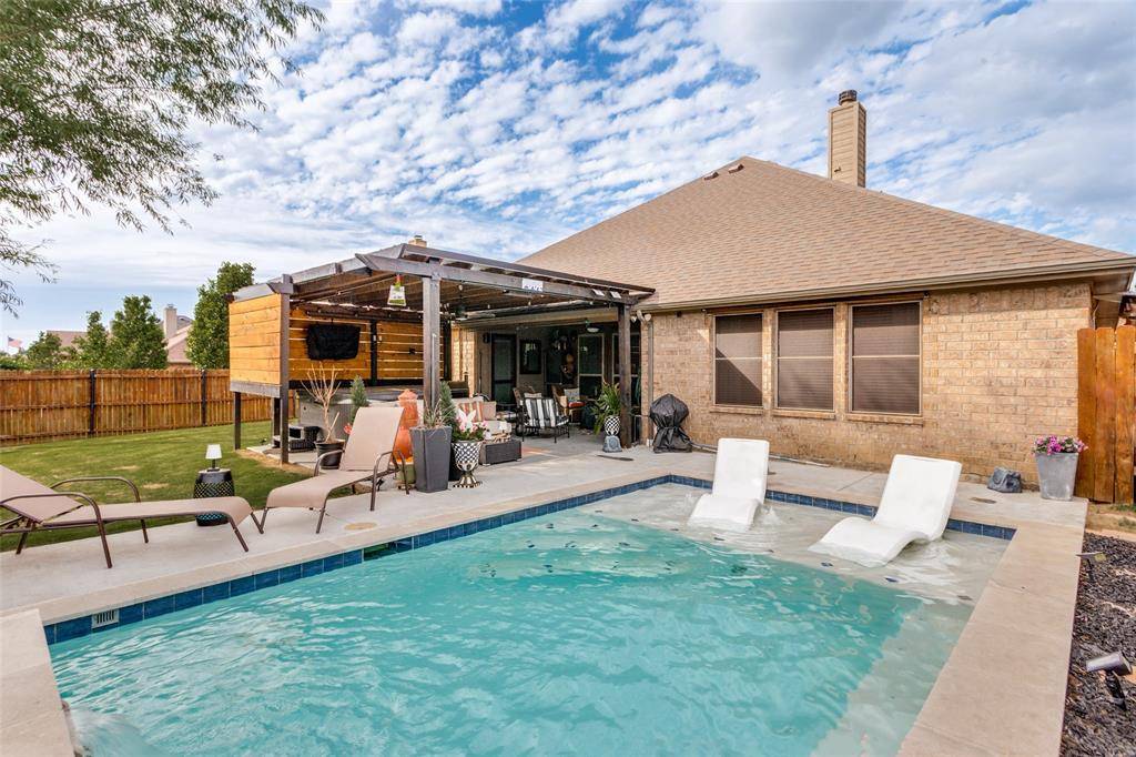 604 HUMMINGBIRD, Crowley, TX 76036