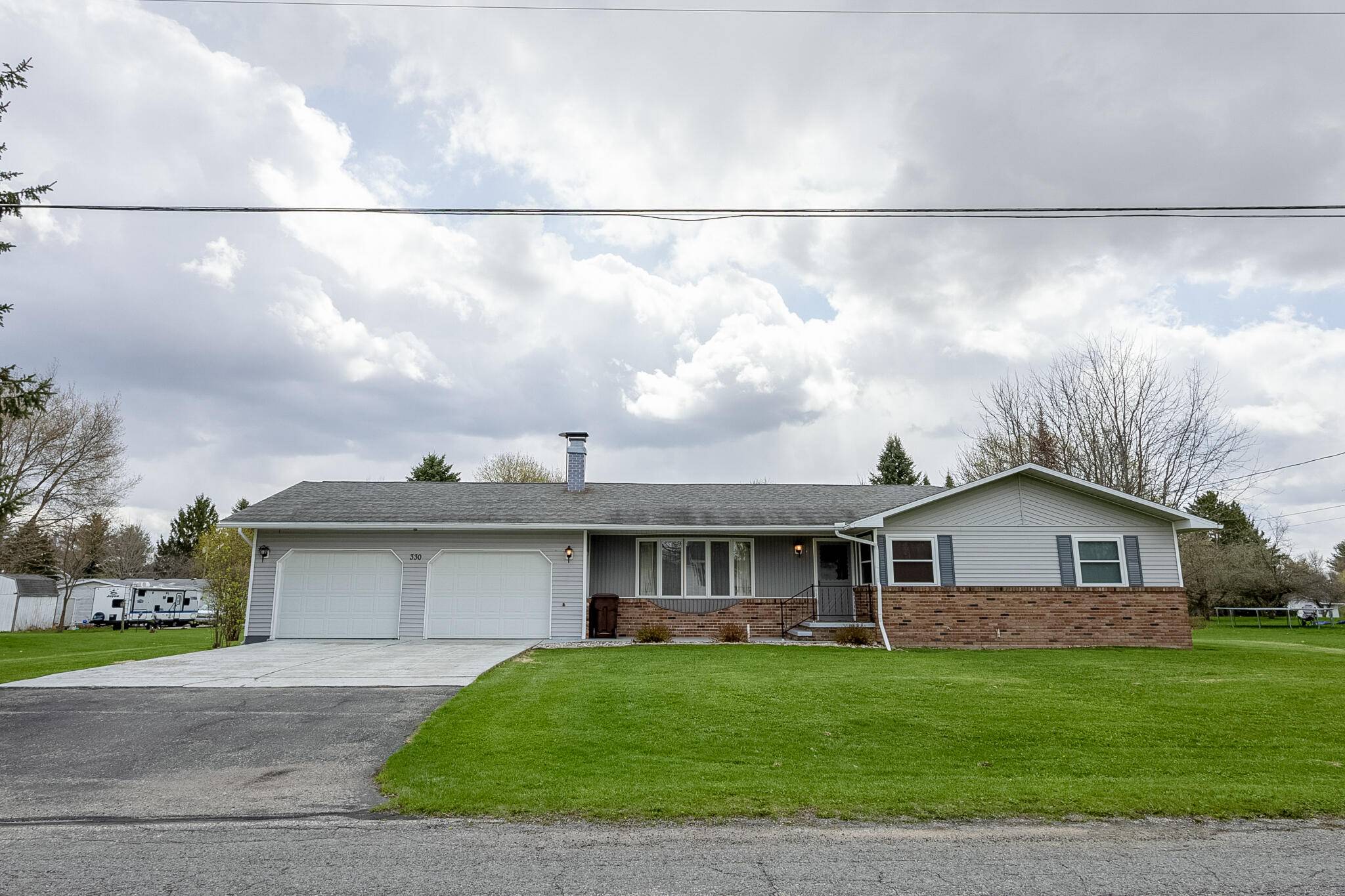 330 Johnson ST, Edmore Vlg-home Twp, MI 48829