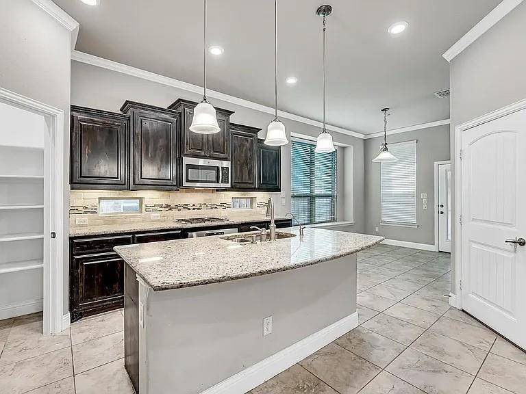 7023 Mammoth Drive, Irving, TX 75063