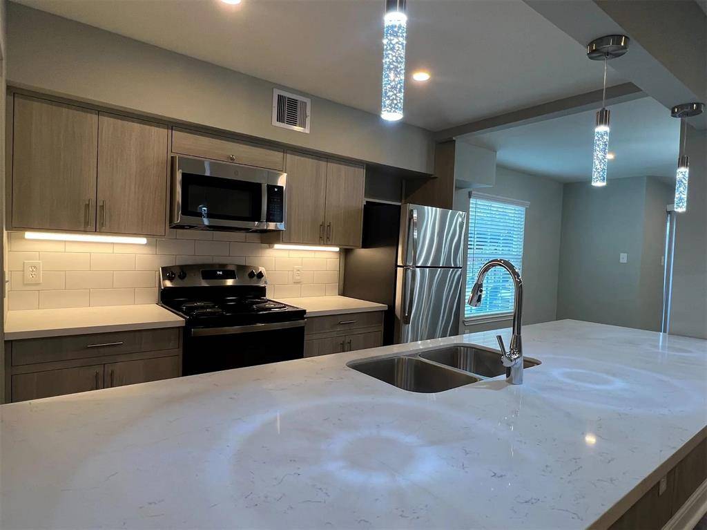 8003 Woodway Drive #111, Houston, TX 77063