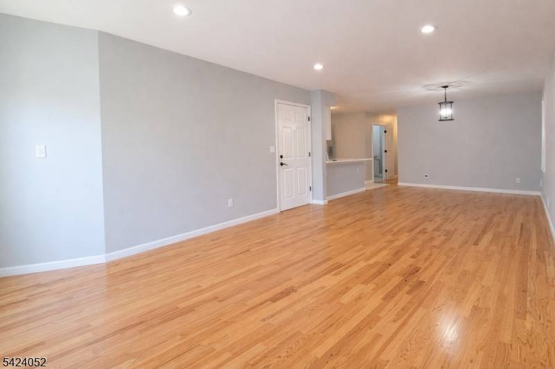 11 Wallis Ave #1, Jersey City, NJ 07306