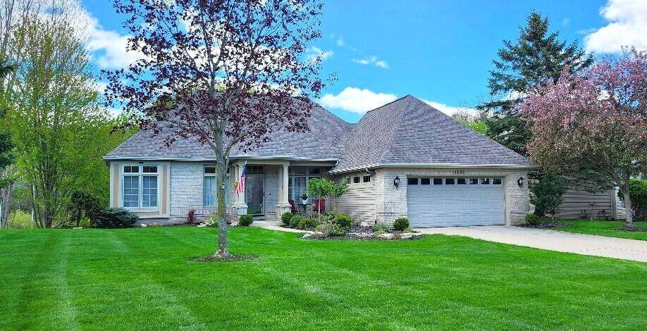 1698 Oakleigh Woods DR NW #7, City Of Grand Rapids, MI 49504