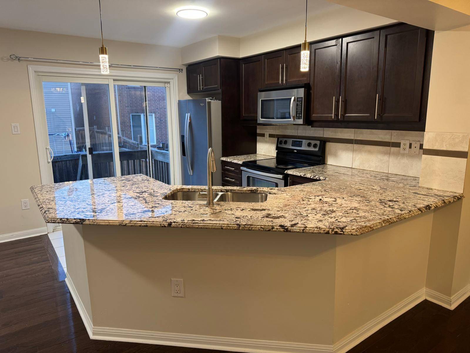 182 Higginbotham CRES, Milton, ON L9T 8E1