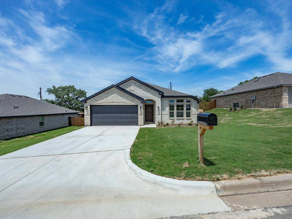 1537 Dresser Street, Graham, TX 76450