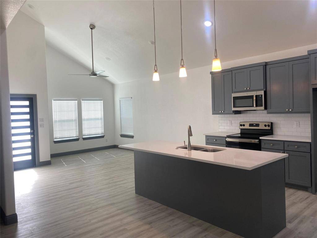 823 E Arlington Avenue, Fort Worth, TX 76104