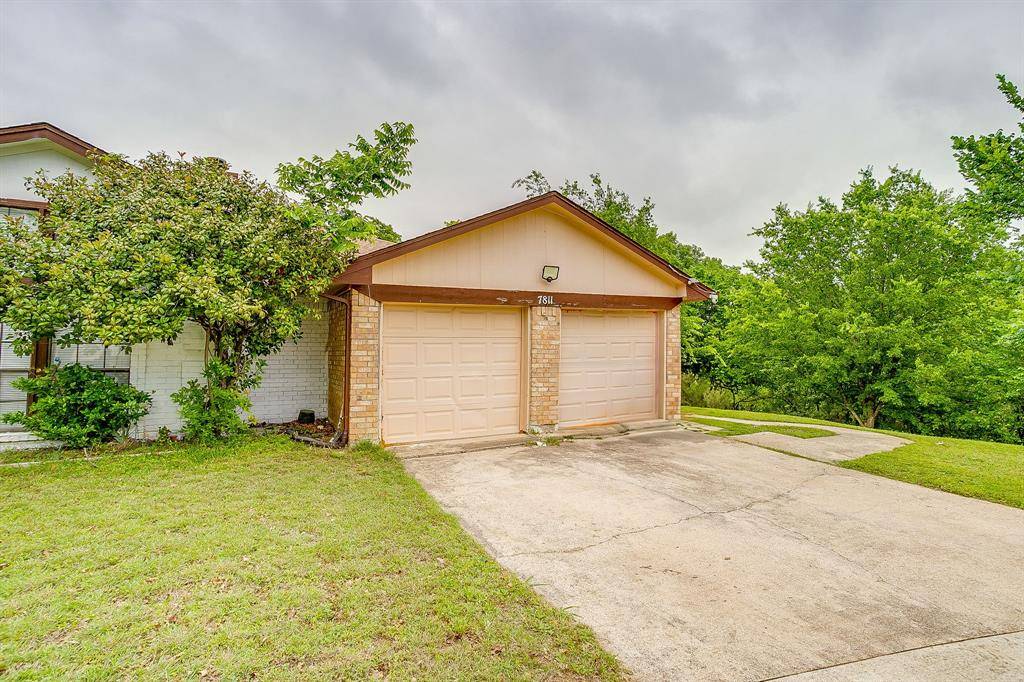 7809 Laver Court #7811, Fort Worth, TX 76112