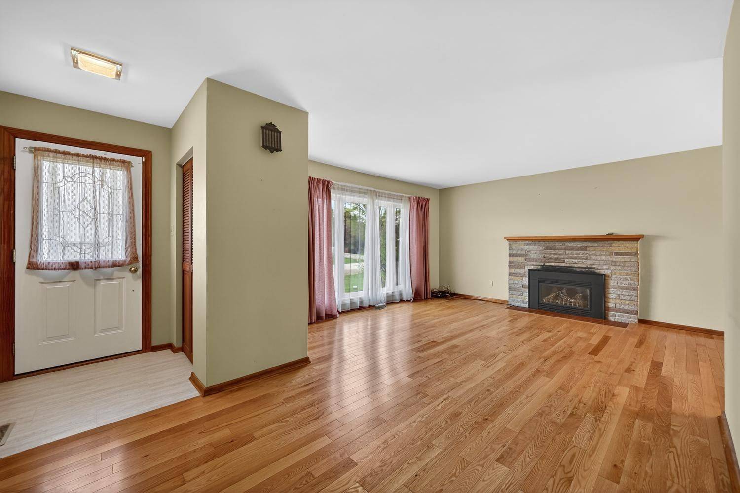 6 Robert RD, Augusta, ON K0E 1T0