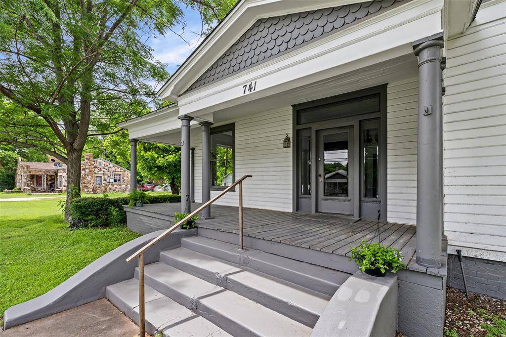 741 N Anglin Street, Cleburne, TX 76033
