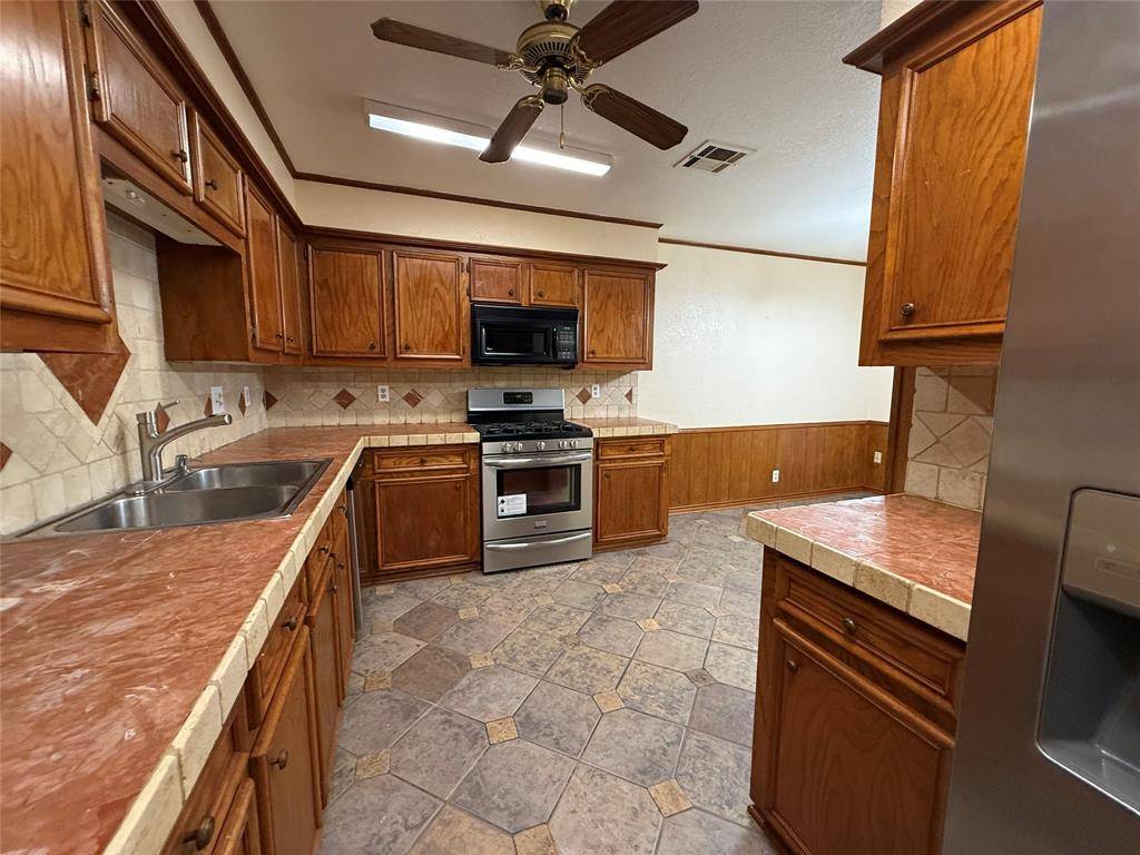 503 Lexington Drive, Corsicana, TX 75110