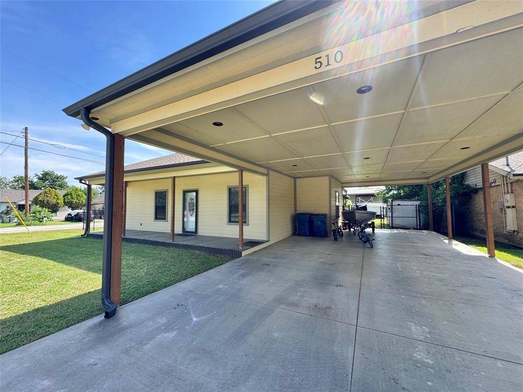 510 N Friou Street, Alvarado, TX 76009