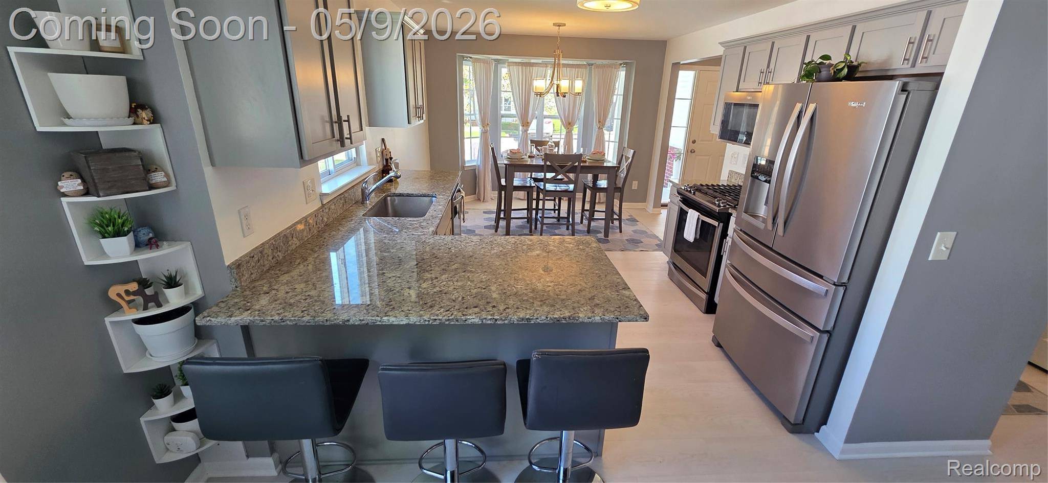 814 Nelsons Ridge DR, Howell, MI 48843