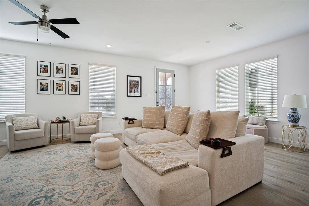 8875 Stablehand Mews, Frisco, TX 75035