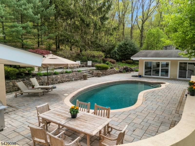 174 Bliss Rd, Mendham Boro, NJ 07945