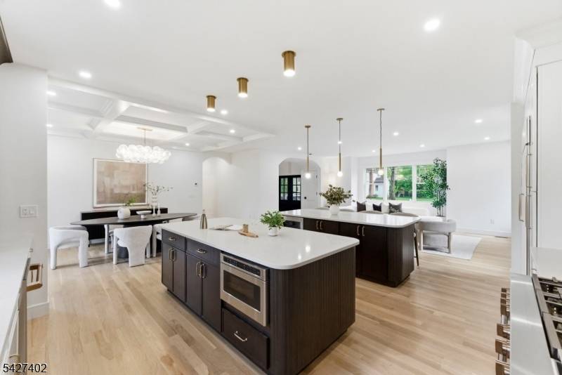 43 Orchard Rd, Florham Park Boro, NJ 07932