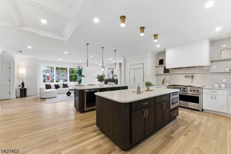 43 Orchard Rd, Florham Park Boro, NJ 07932