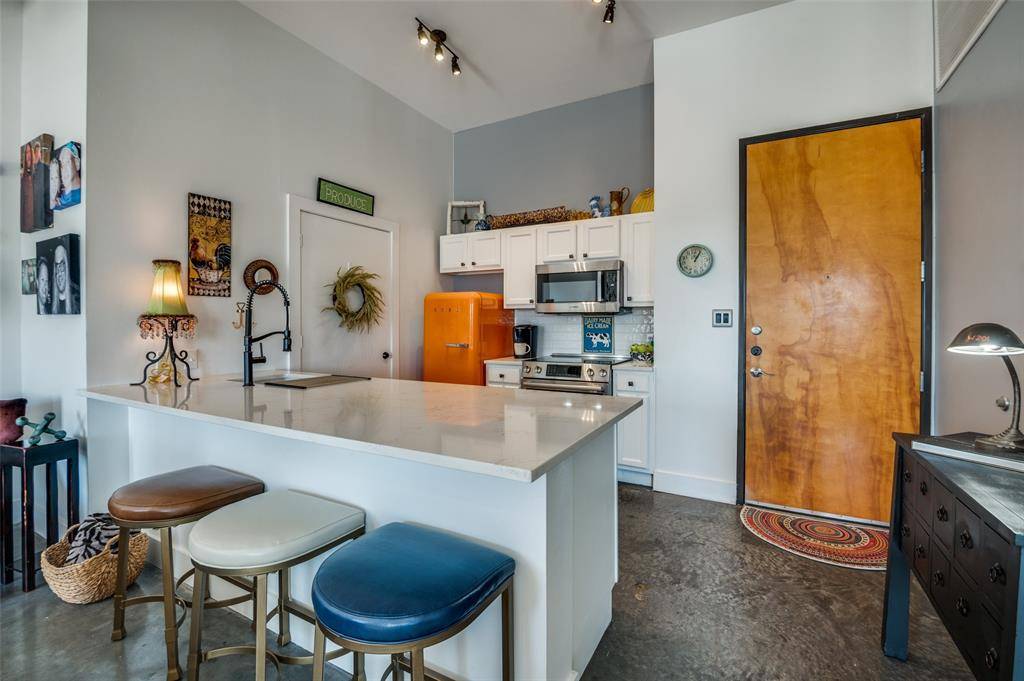 2502 Live Oak Street #322, Dallas, TX 75204