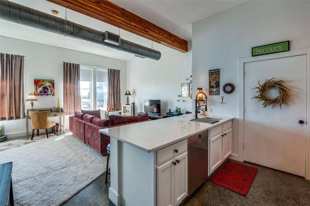 2502 Live Oak Street #322, Dallas, TX 75204