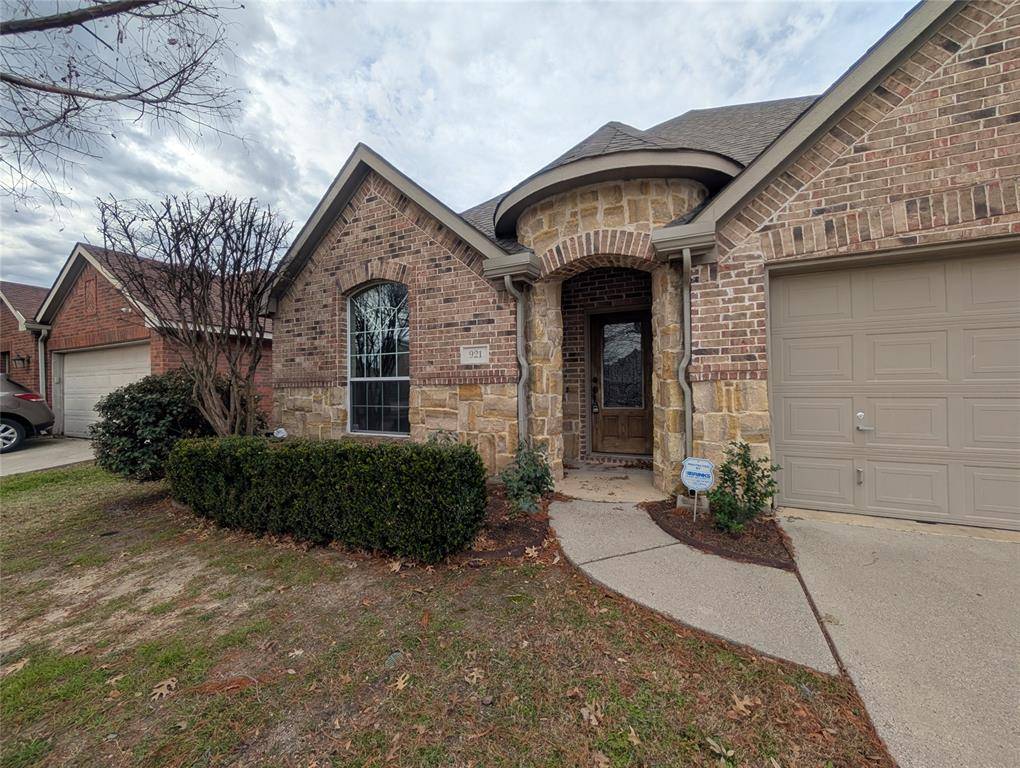 921 Raleigh Path Road, Denton, TX 76208