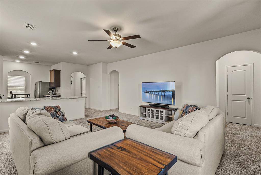 1916 Pondera Street, Ponder, TX 76259