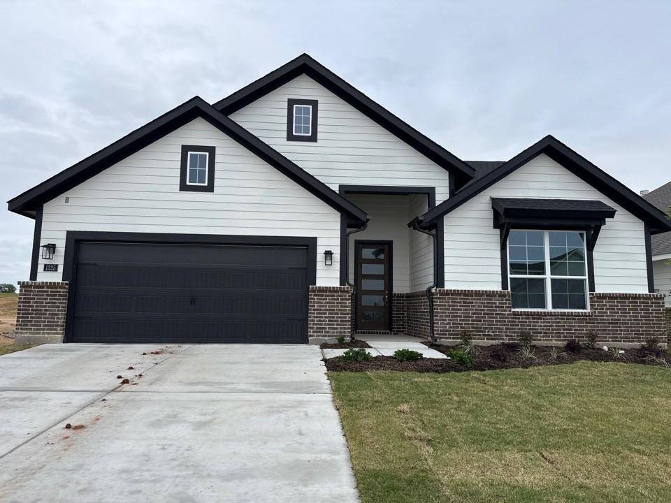 1325 Frio Drive, Springtown, TX 76082