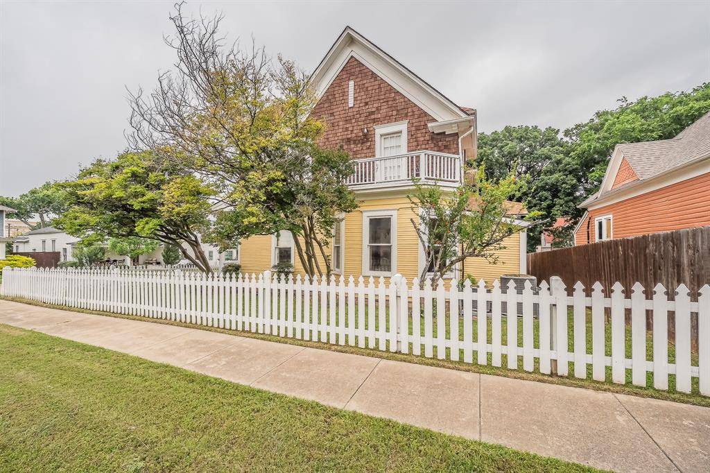 1419 Lipscomb Street, Fort Worth, TX 76104