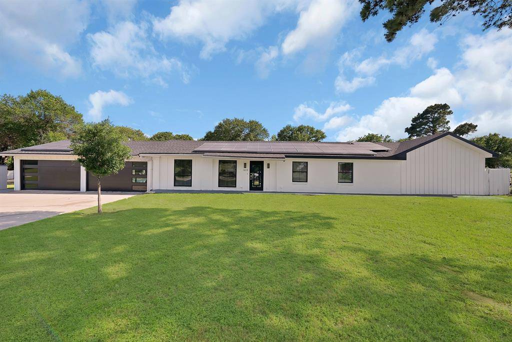 620 E Sixth Street, Springtown, TX 76082