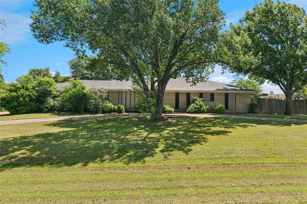 130 Clinton Lane, Midlothian, TX 76065