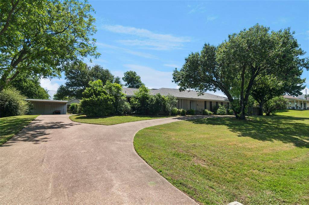 130 Clinton Lane, Midlothian, TX 76065