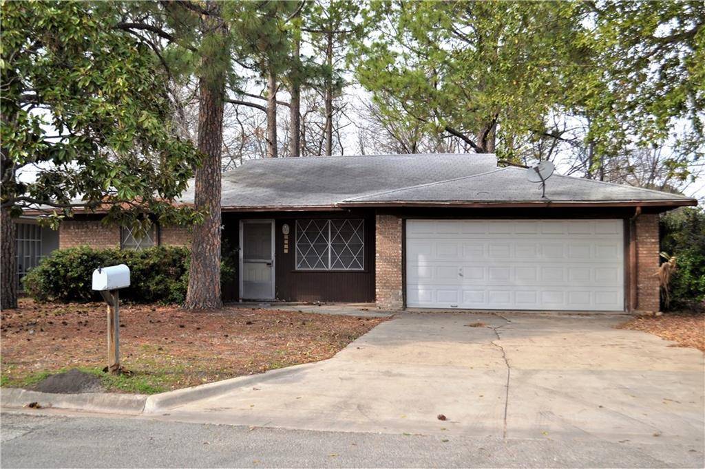 2717 Foxcroft Circle, Denton, TX 76209