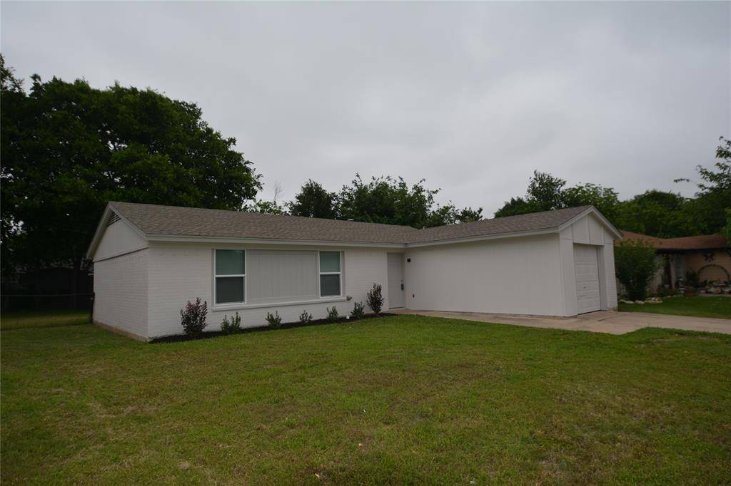 3829 Arnold Drive, Fort Worth, TX 76140