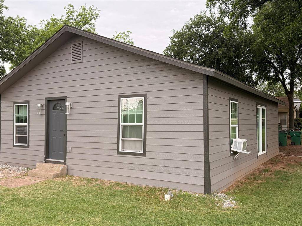 510 N Pacific Avenue, Iowa Park, TX 76367