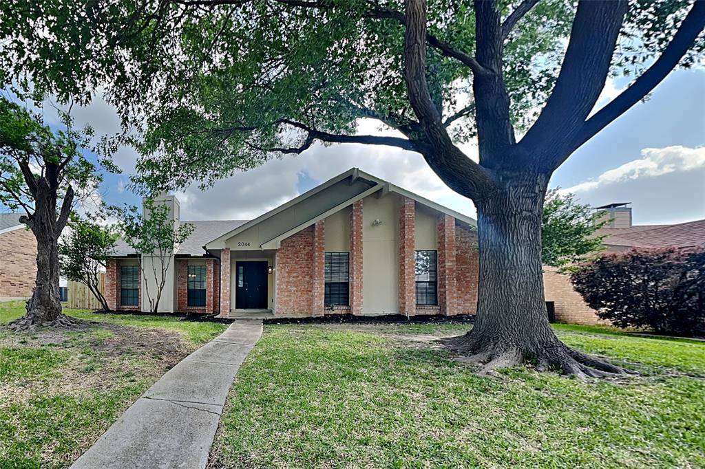 2044 Cologne Drive, Carrollton, TX 75007