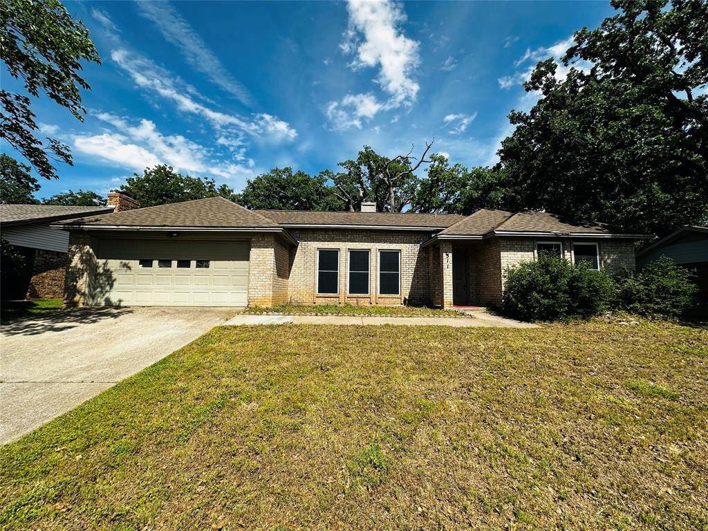 2511 Tanglewood Drive, Grapevine, TX 76051
