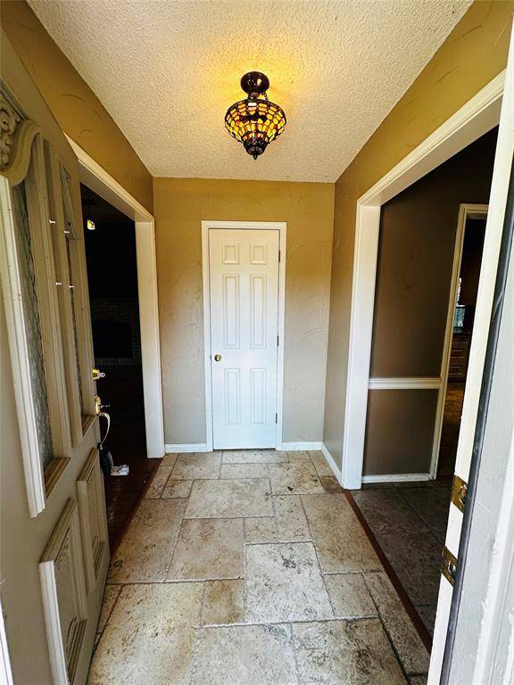 2511 Tanglewood Drive, Grapevine, TX 76051