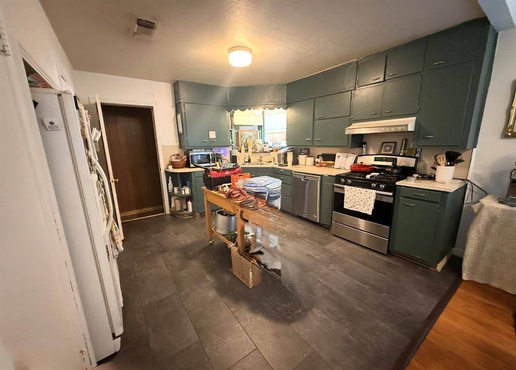 2206 4th Street, Brownwood, TX 76801