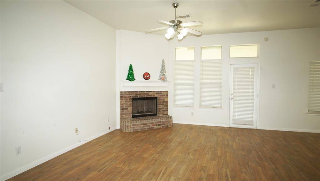 926 Timber Oaks Lane, Arlington, TX 76010