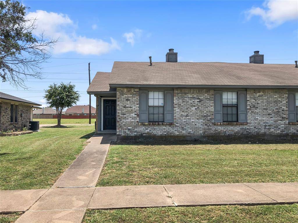 1114 Valley View Drive, Glenn Heights, TX 75154
