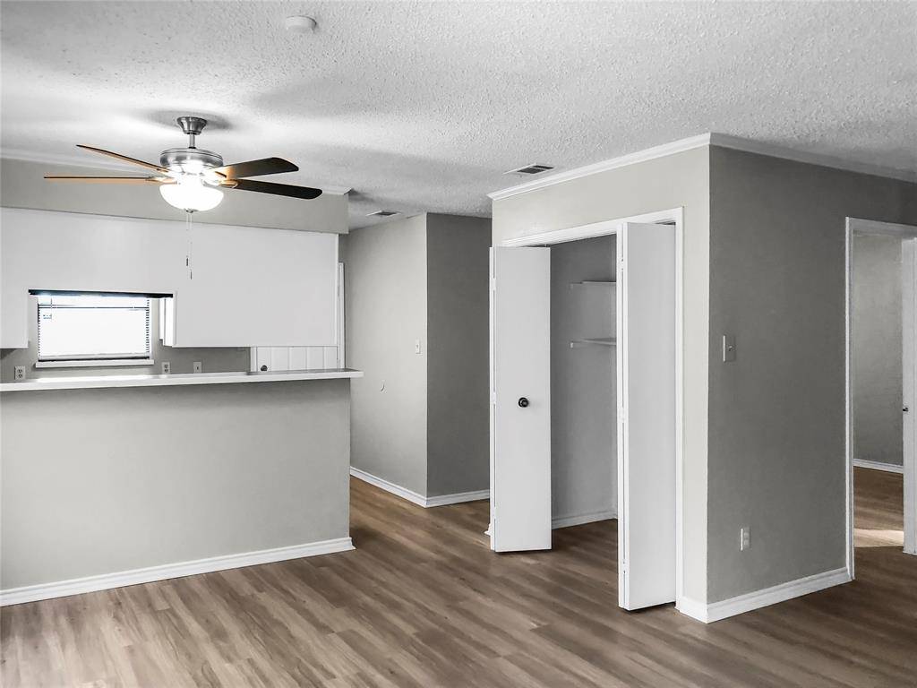 1114 Valley View Drive, Glenn Heights, TX 75154