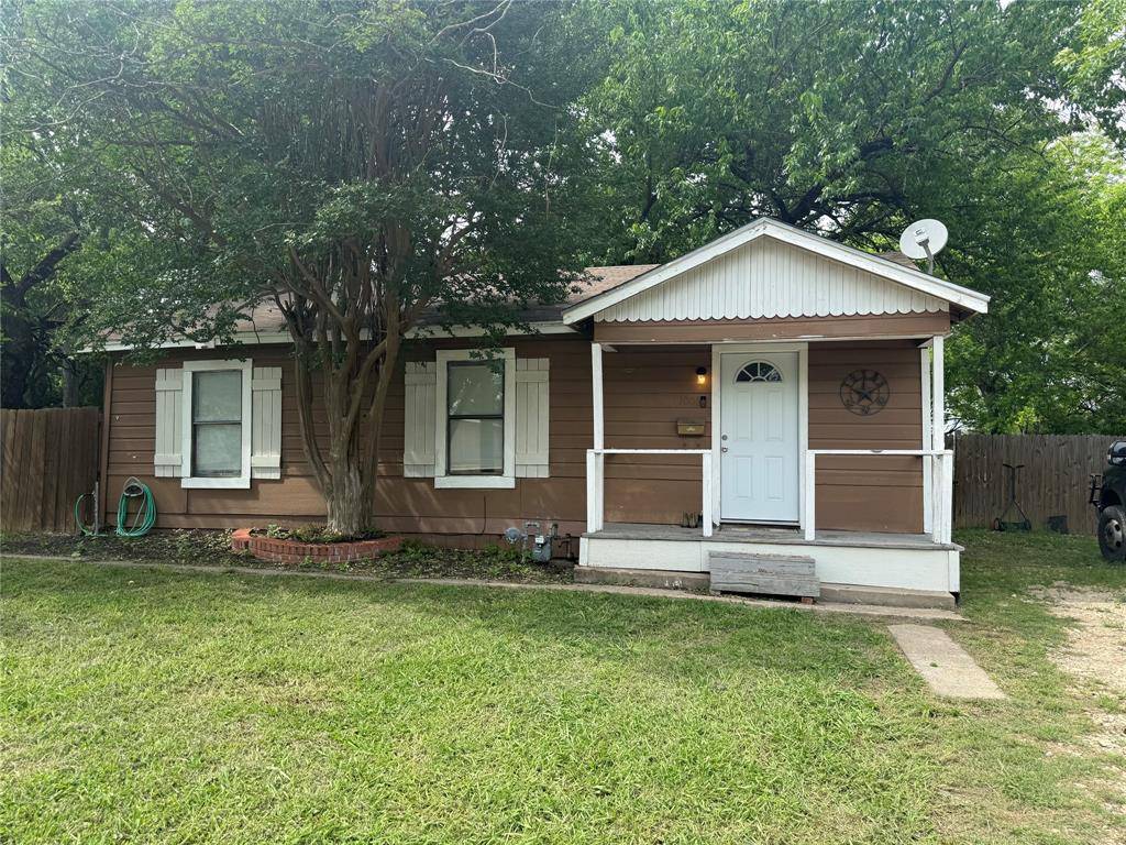 1006 Bishop Street, Commerce, TX 75428