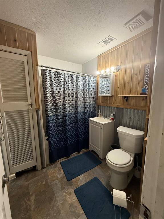 1006 Bishop Street, Commerce, TX 75428