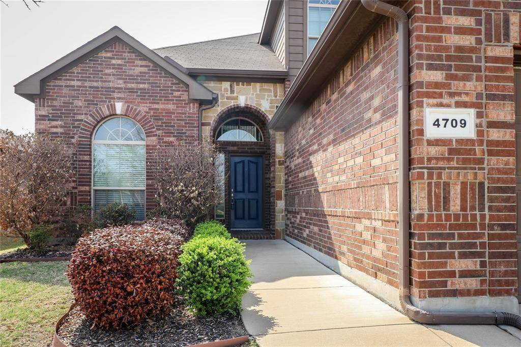 4709 Sleepy Meadows Drive, Fort Worth, TX 76244