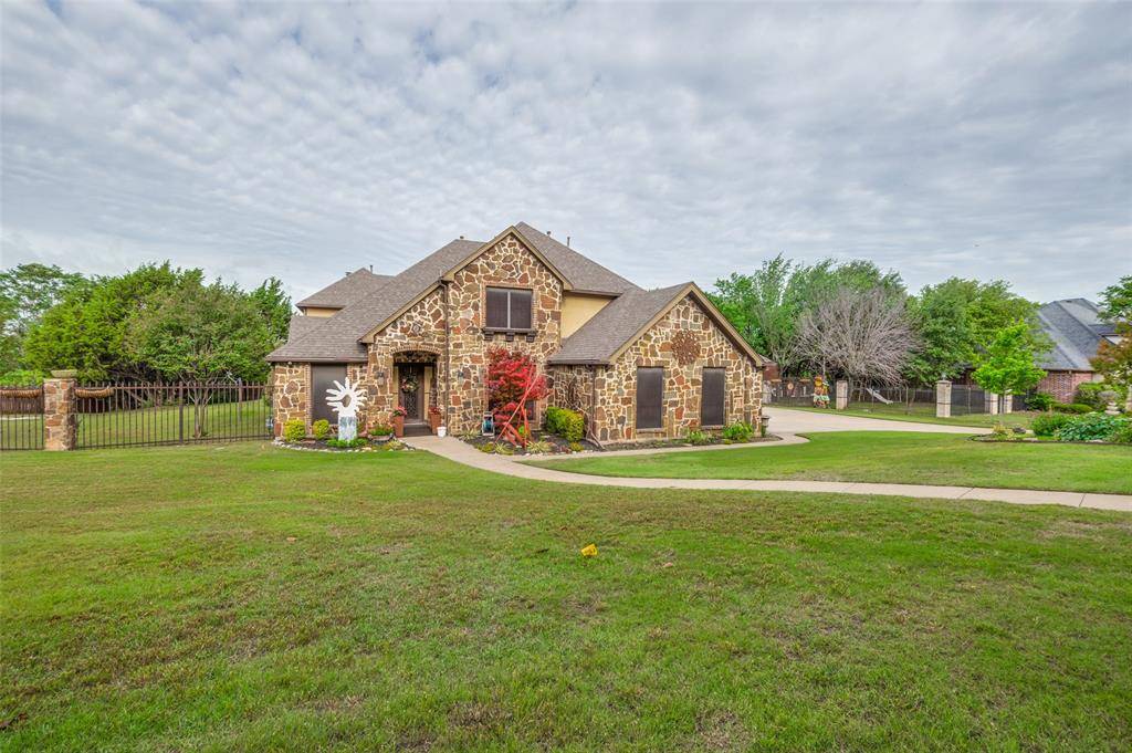 911 Bentle Branch Lane, Cedar Hill, TX 75104