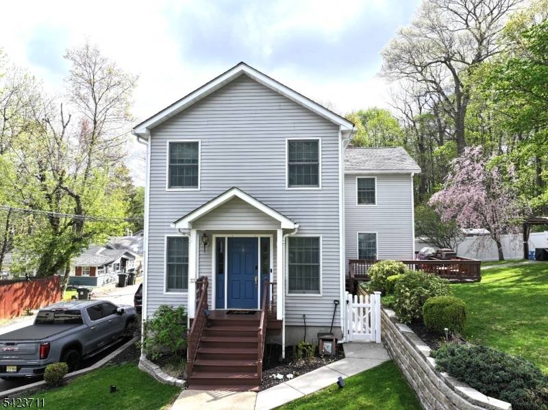 33 Woodsedge Ave, Mount Olive Twp., NJ 07828