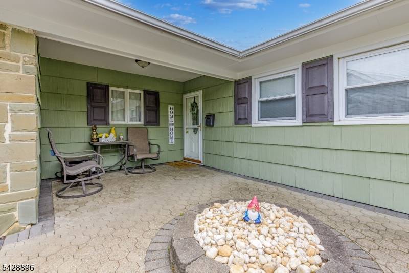 60 Fordham Dr, Aberdeen Twp., NJ 07747