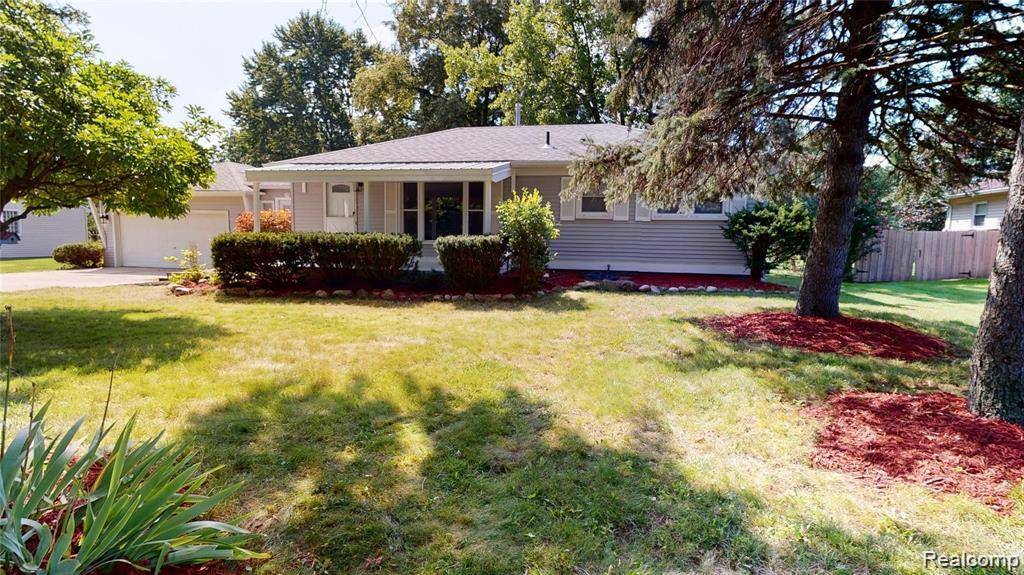 842 Hannah DR, Troy, MI 48085