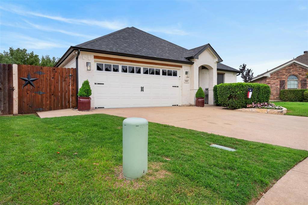 1428 Brownford Drive, Fort Worth, TX 76028