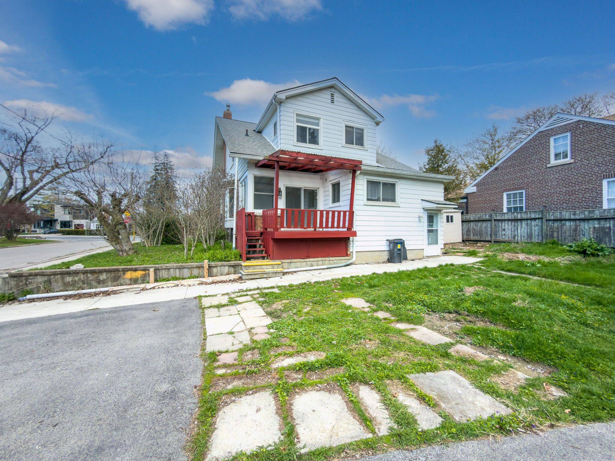 2585 Lake Shore BLVD W, Toronto W06, ON M8V 1G3