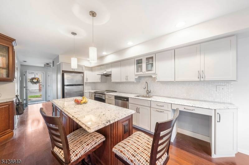 38 Angela Way, Berkeley Heights Twp., NJ 07922