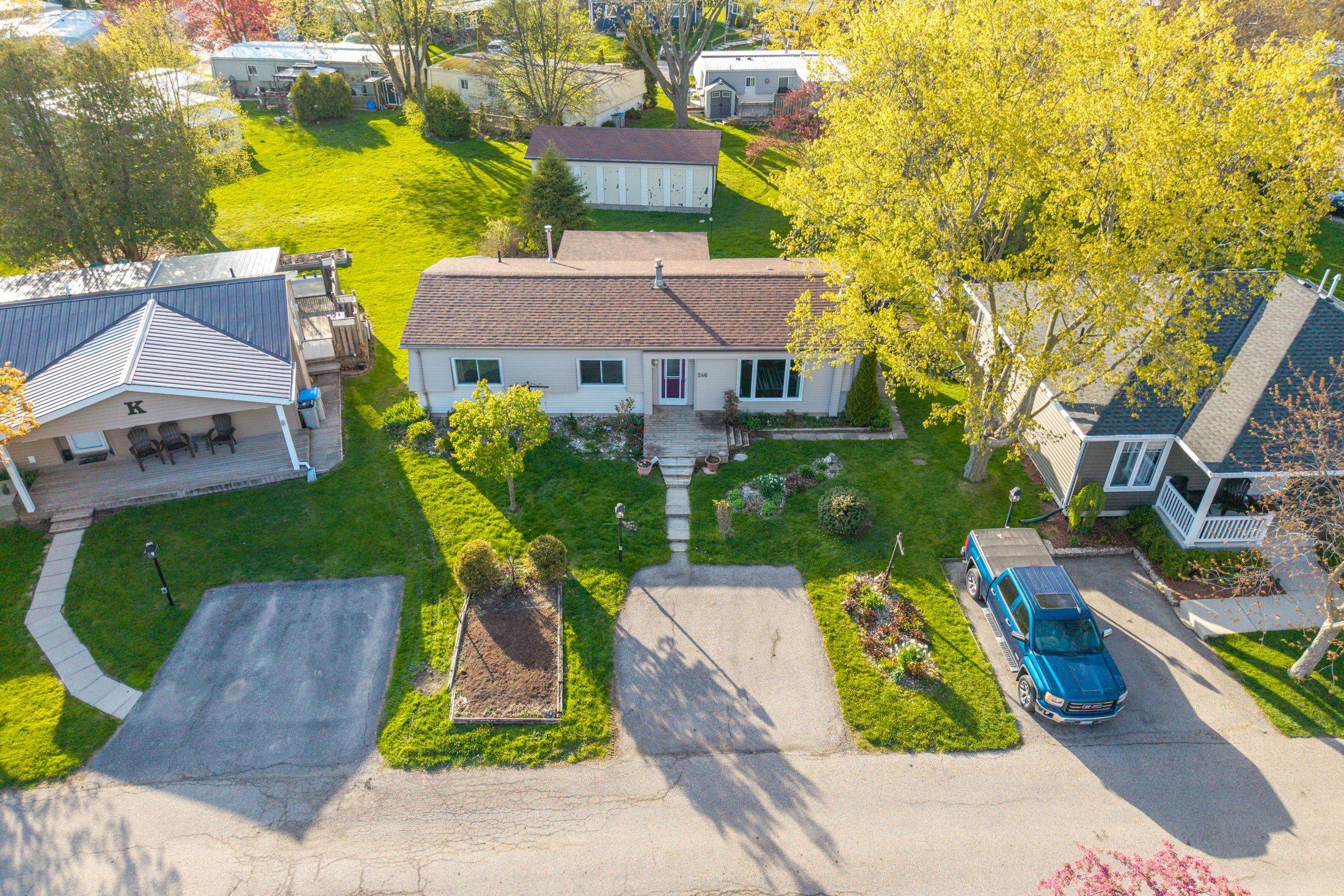 246 Southwinds CT, South Huron, ON N0M 1T0