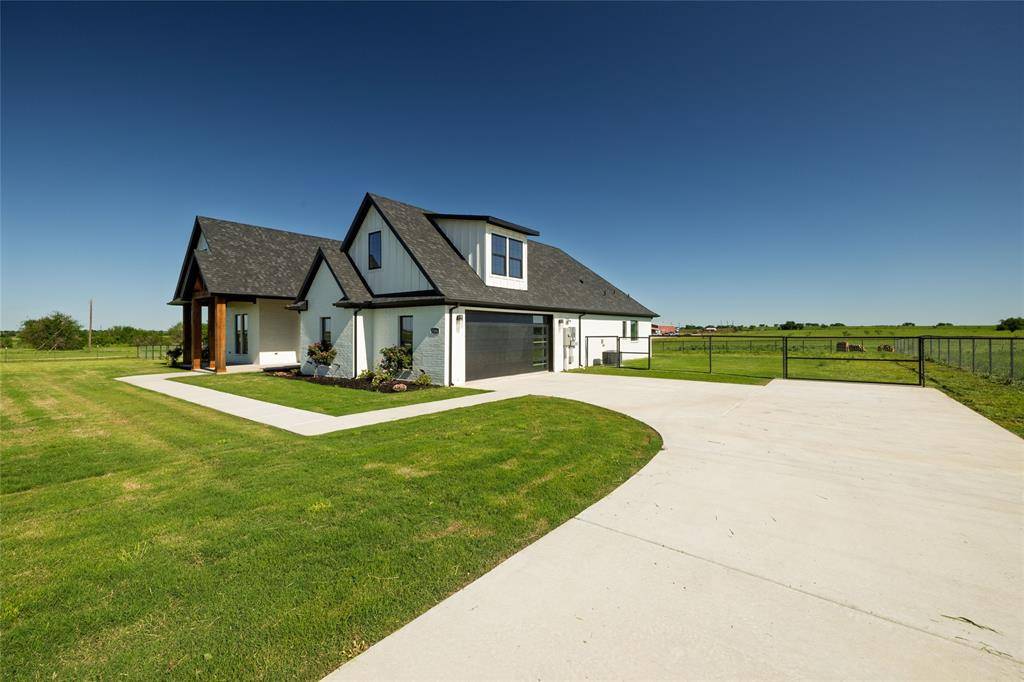 7196 Hawkeye Road, Krum, TX 76249